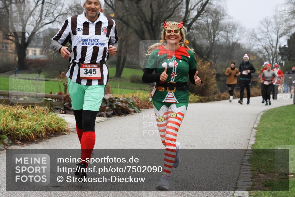 08.12.2024 - St. Pauli X-Mass-Run No. 14 Strokosch-Dieckow http://msf.ph/oto/7502090 08.12.2024 09:51:40 Laufen 14, 345 meine-sportfotos.de