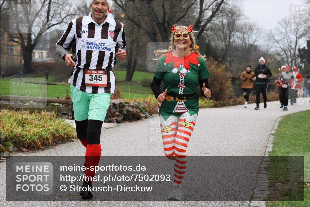 08.12.2024 - St. Pauli X-Mass-Run No. 14 Strokosch-Dieckow http://msf.ph/oto/7502093 08.12.2024 09:51:41 Laufen 14, 345 meine-sportfotos.de