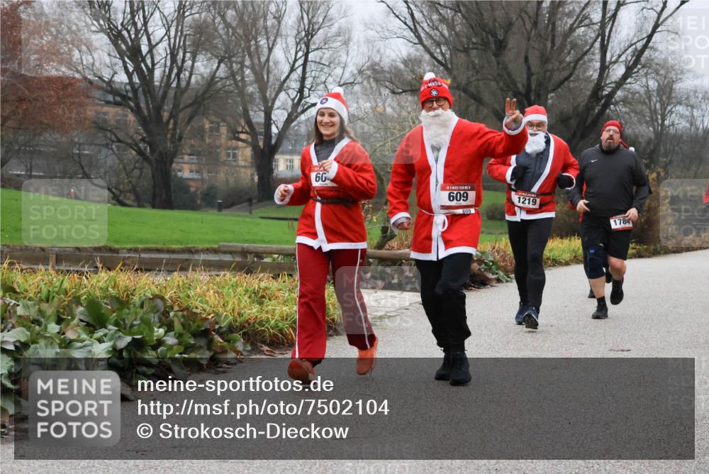 08.12.2024 - St. Pauli X-Mass-Run No. 14 Strokosch-Dieckow http://msf.ph/oto/7502104 08.12.2024 09:51:53 Laufen 60, 14, 609, 1219, 1784 meine-sportfotos.de