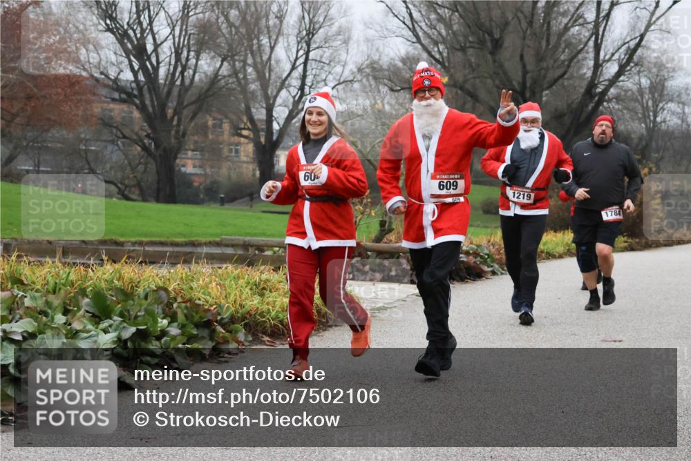 08.12.2024 - St. Pauli X-Mass-Run No. 14 Strokosch-Dieckow http://msf.ph/oto/7502106 08.12.2024 09:51:53 Laufen 60, 609, 609, 1219, 1784 meine-sportfotos.de