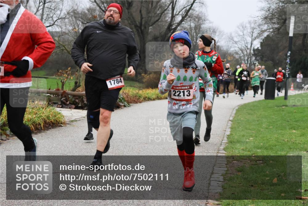 08.12.2024 - St. Pauli X-Mass-Run No. 14 Strokosch-Dieckow http://msf.ph/oto/7502111 08.12.2024 09:51:55 Laufen 1784, 14, 2213 meine-sportfotos.de