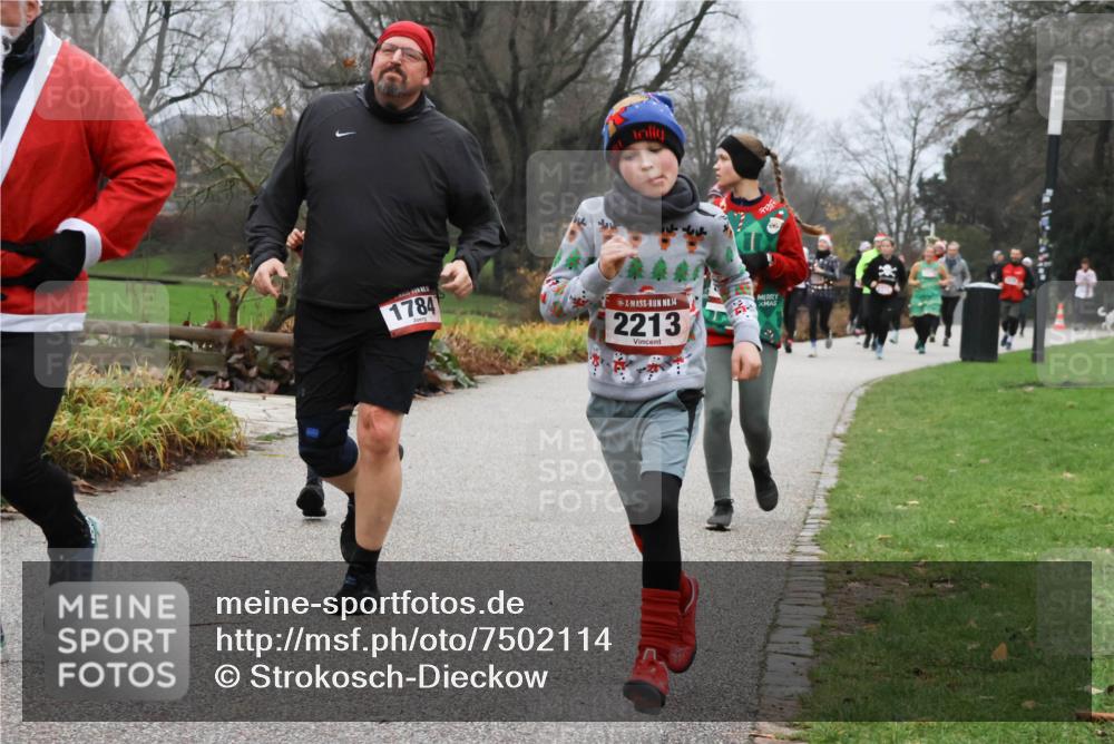 08.12.2024 - St. Pauli X-Mass-Run No. 14 Strokosch-Dieckow http://msf.ph/oto/7502114 08.12.2024 09:51:56 Laufen 1784, 4747, 14, 2213 meine-sportfotos.de