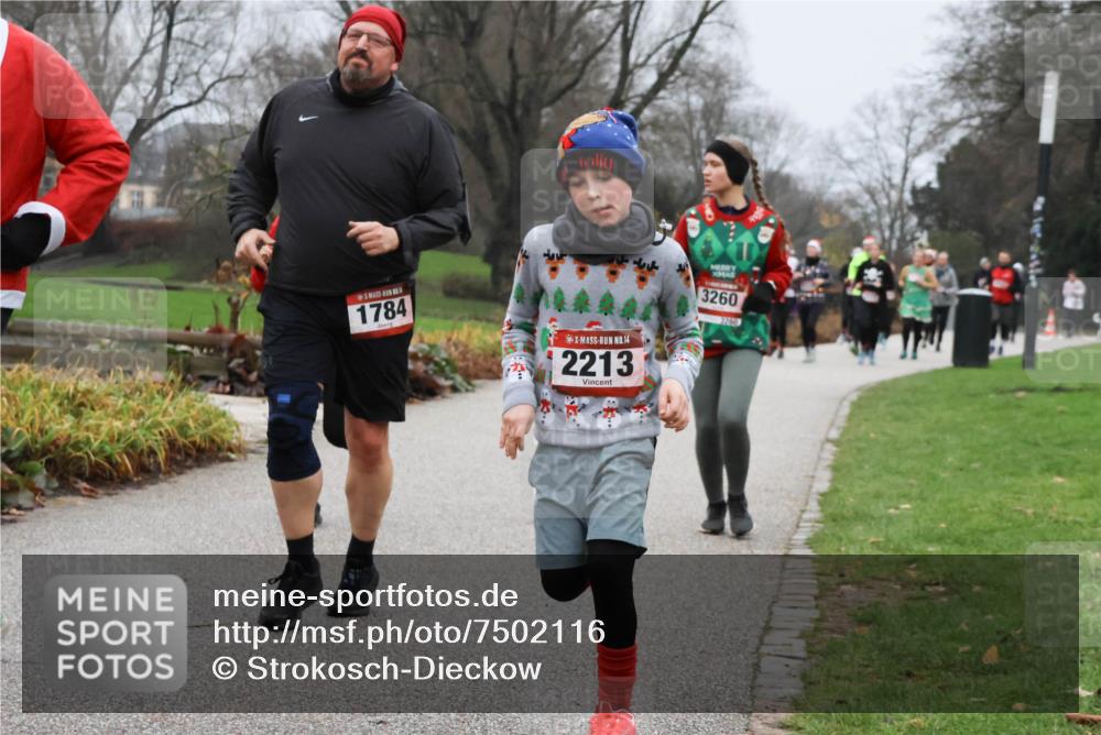 08.12.2024 - St. Pauli X-Mass-Run No. 14 Strokosch-Dieckow http://msf.ph/oto/7502116 08.12.2024 09:51:56 Laufen 1784, 444, 14, 2213, 3260, 3260 meine-sportfotos.de