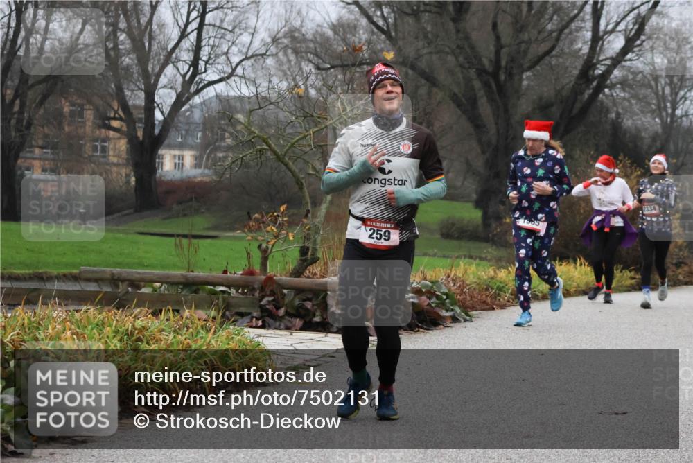 08.12.2024 - St. Pauli X-Mass-Run No. 14 Strokosch-Dieckow http://msf.ph/oto/7502131 08.12.2024 09:52:00 Laufen 259, 1585, 334 meine-sportfotos.de