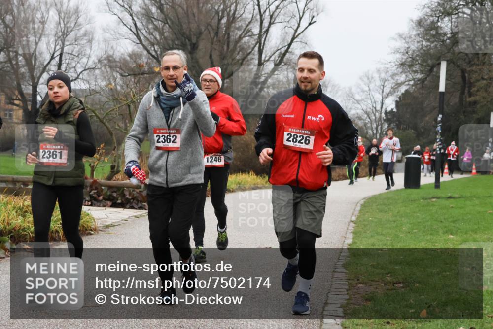 08.12.2024 - St. Pauli X-Mass-Run No. 14 Strokosch-Dieckow http://msf.ph/oto/7502174 08.12.2024 09:52:09 Laufen 06, 14, 2361, 14, 2362, 1246, 14, 2826 meine-sportfotos.de