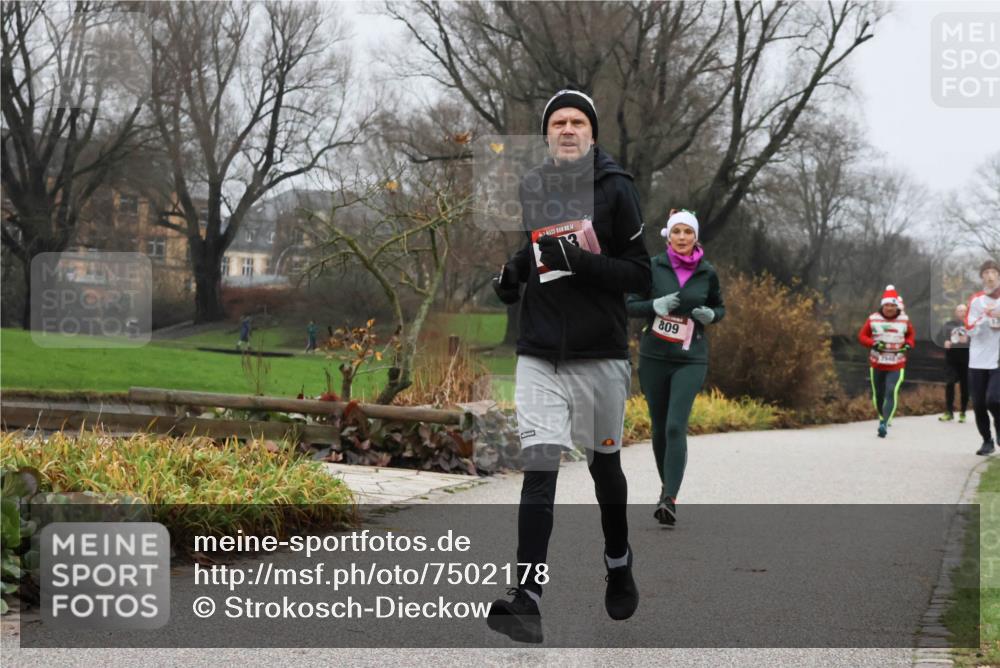 08.12.2024 - St. Pauli X-Mass-Run No. 14 Strokosch-Dieckow http://msf.ph/oto/7502178 08.12.2024 09:52:12 Laufen 809 meine-sportfotos.de
