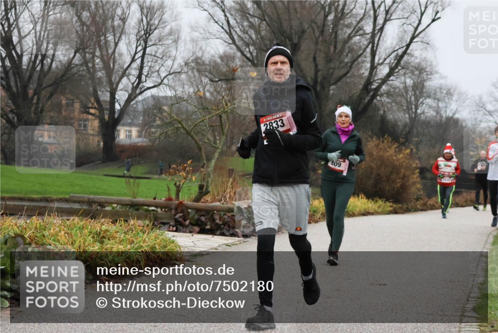 08.12.2024 - St. Pauli X-Mass-Run No. 14 Strokosch-Dieckow http://msf.ph/oto/7502180 08.12.2024 09:52:12 Laufen 602, 2833 meine-sportfotos.de