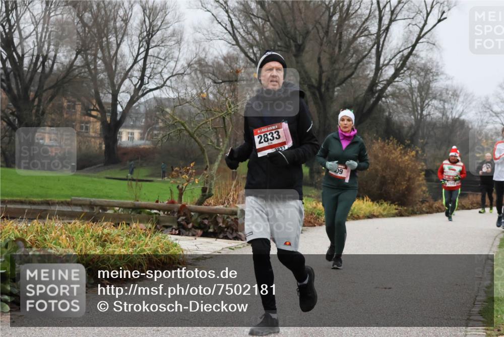 08.12.2024 - St. Pauli X-Mass-Run No. 14 Strokosch-Dieckow http://msf.ph/oto/7502181 08.12.2024 09:52:12 Laufen 14, 2833, 2833, 09 meine-sportfotos.de