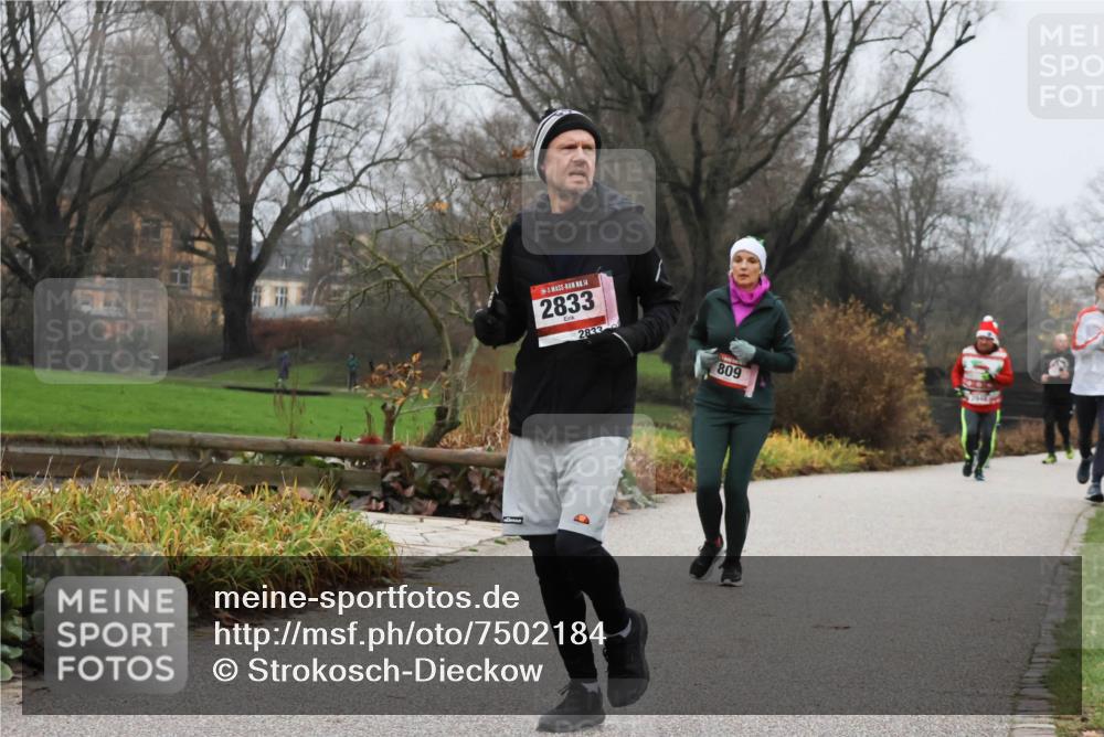 08.12.2024 - St. Pauli X-Mass-Run No. 14 Strokosch-Dieckow http://msf.ph/oto/7502184 08.12.2024 09:52:12 Laufen 14, 2833, 2833, 809 meine-sportfotos.de
