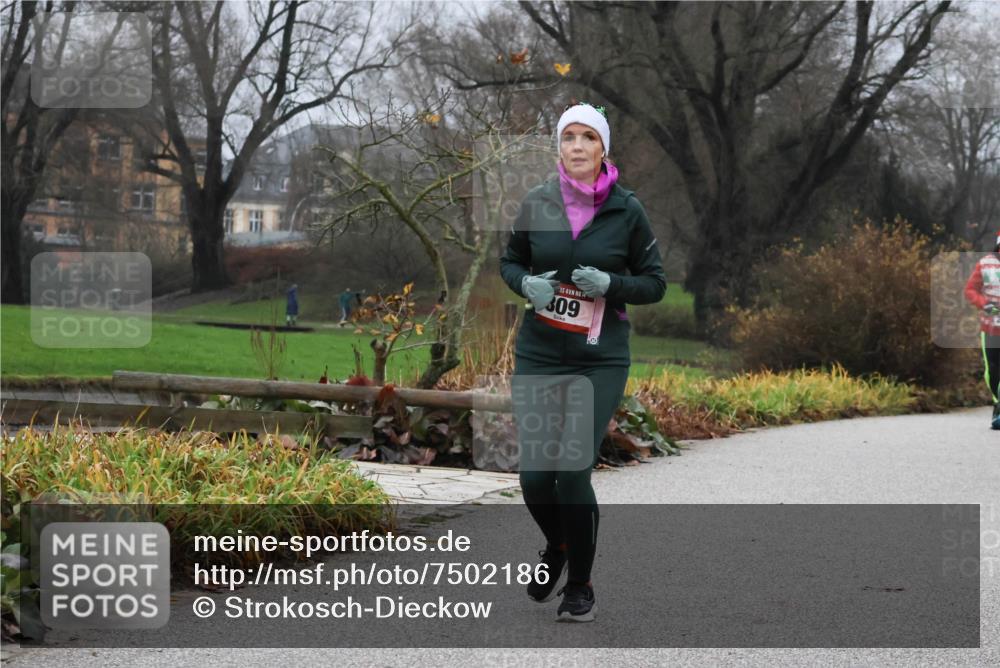 08.12.2024 - St. Pauli X-Mass-Run No. 14 Strokosch-Dieckow http://msf.ph/oto/7502186 08.12.2024 09:52:14 Laufen 309 meine-sportfotos.de