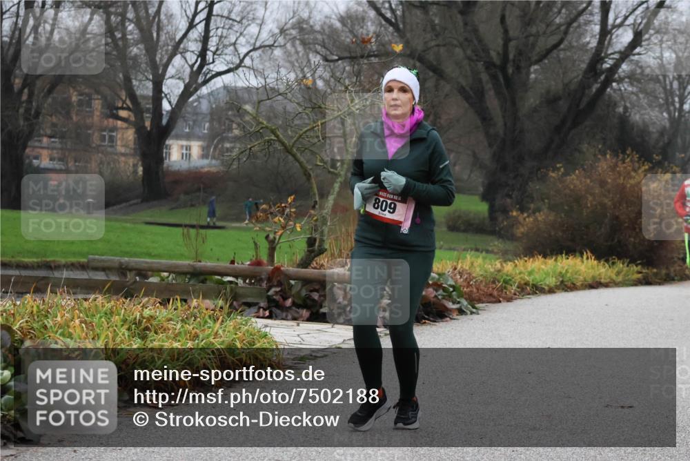 08.12.2024 - St. Pauli X-Mass-Run No. 14 Strokosch-Dieckow http://msf.ph/oto/7502188 08.12.2024 09:52:14 Laufen 14, 809 meine-sportfotos.de