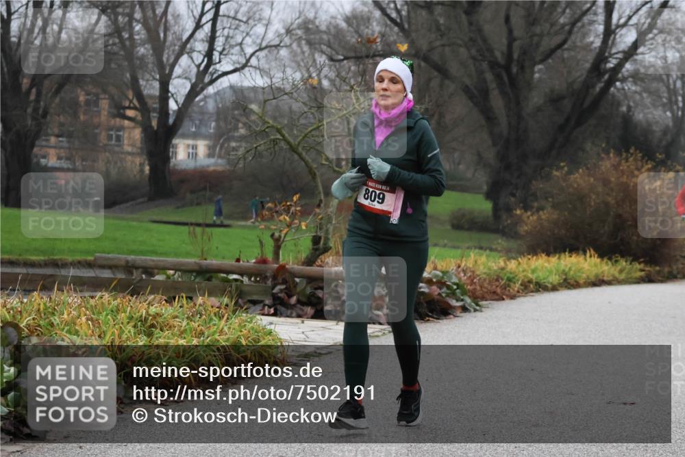 08.12.2024 - St. Pauli X-Mass-Run No. 14 Strokosch-Dieckow http://msf.ph/oto/7502191 08.12.2024 09:52:14 Laufen 1, 14, 809 meine-sportfotos.de