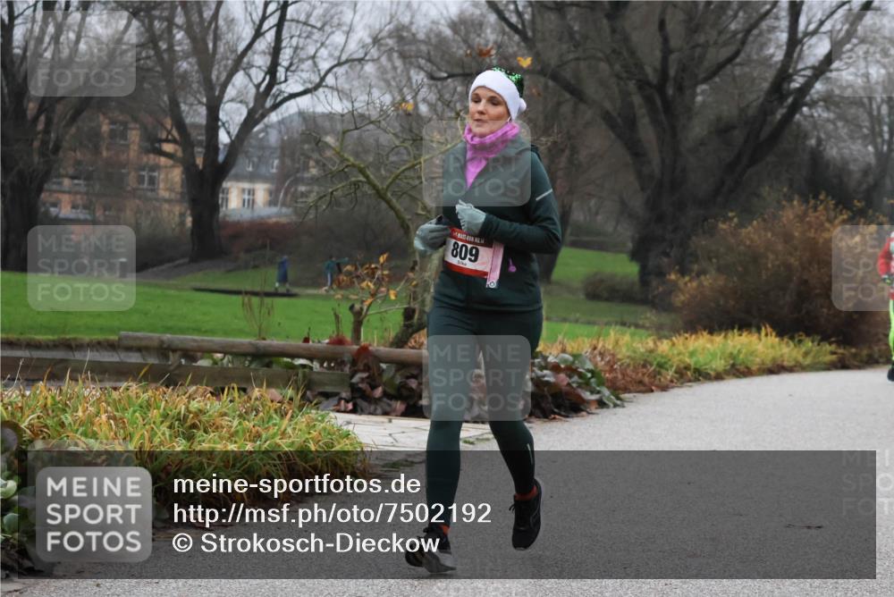 08.12.2024 - St. Pauli X-Mass-Run No. 14 Strokosch-Dieckow http://msf.ph/oto/7502192 08.12.2024 09:52:14 Laufen 608 meine-sportfotos.de