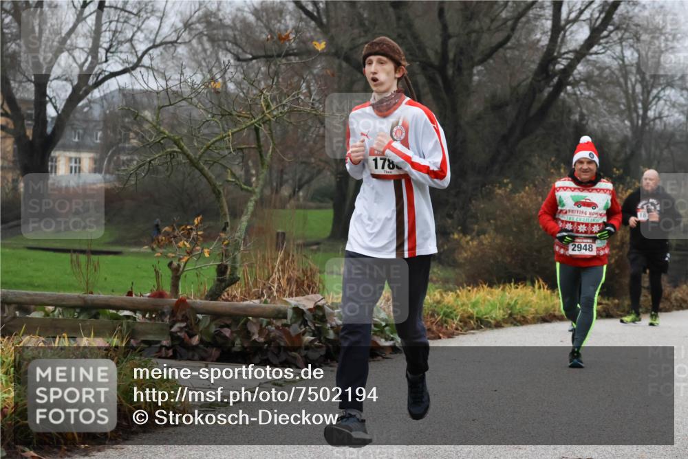 08.12.2024 - St. Pauli X-Mass-Run No. 14 Strokosch-Dieckow http://msf.ph/oto/7502194 08.12.2024 09:52:17 Laufen 178, 102, 2948 meine-sportfotos.de