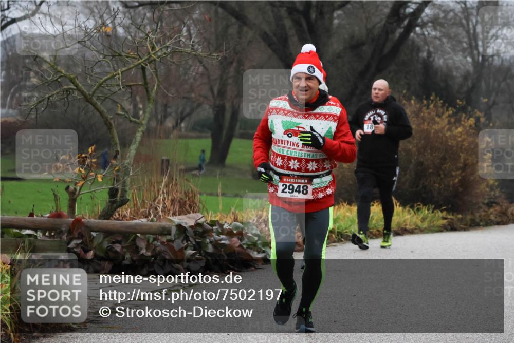 08.12.2024 - St. Pauli X-Mass-Run No. 14 Strokosch-Dieckow http://msf.ph/oto/7502197 08.12.2024 09:52:19 Laufen 14, 2948, 18 meine-sportfotos.de