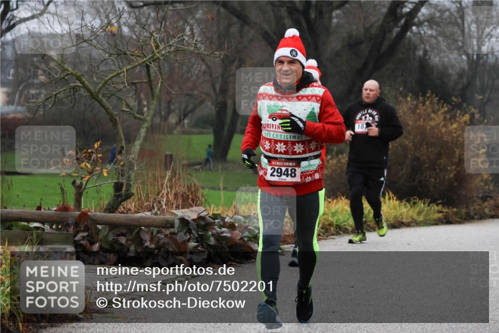 08.12.2024 - St. Pauli X-Mass-Run No. 14 Strokosch-Dieckow http://msf.ph/oto/7502201 08.12.2024 09:52:19 Laufen 187, 14, 2948 meine-sportfotos.de