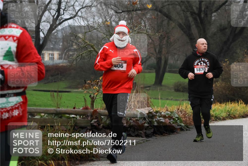 08.12.2024 - St. Pauli X-Mass-Run No. 14 Strokosch-Dieckow http://msf.ph/oto/7502211 08.12.2024 09:52:22 Laufen 14, 406, 1870 meine-sportfotos.de