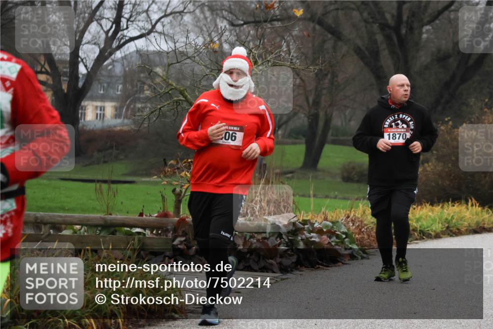 08.12.2024 - St. Pauli X-Mass-Run No. 14 Strokosch-Dieckow http://msf.ph/oto/7502214 08.12.2024 09:52:22 Laufen 14, 06, 12, 1870 meine-sportfotos.de