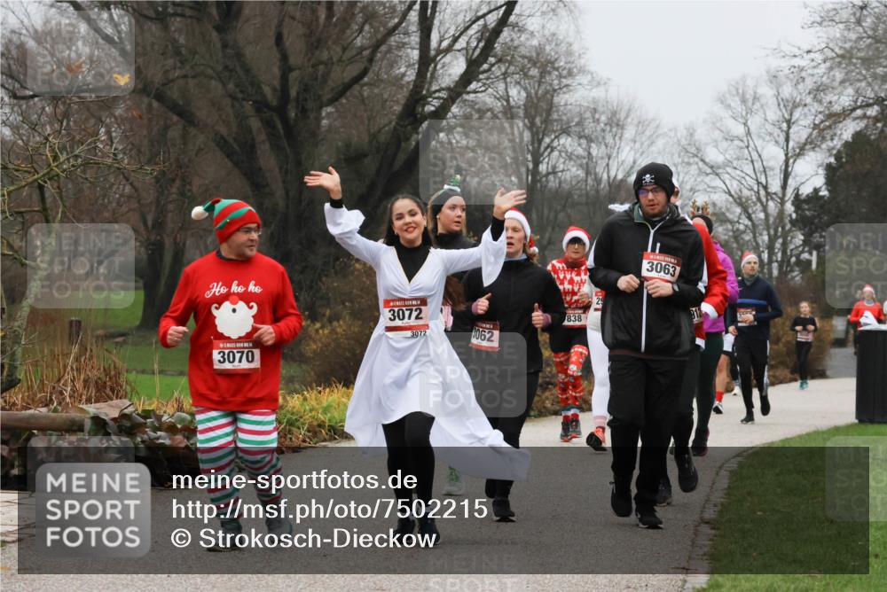 08.12.2024 - St. Pauli X-Mass-Run No. 14 Strokosch-Dieckow http://msf.ph/oto/7502215 08.12.2024 09:52:27 Laufen 14, 3070, 3072, 3072, 3062, 838, 3063, 312 meine-sportfotos.de