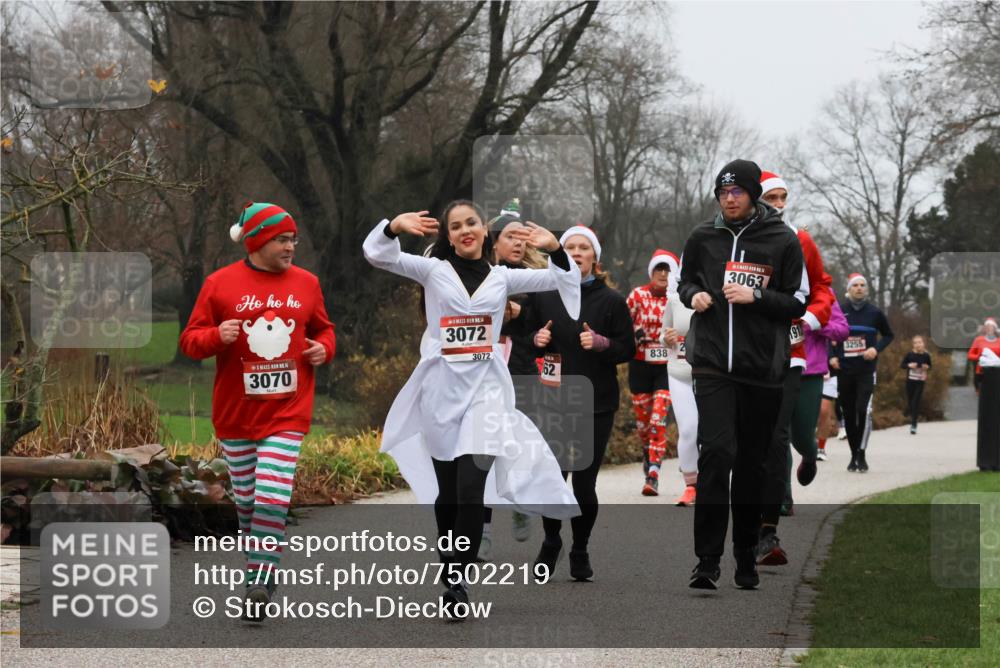 08.12.2024 - St. Pauli X-Mass-Run No. 14 Strokosch-Dieckow http://msf.ph/oto/7502219 08.12.2024 09:52:27 Laufen 3070, 3072, 3072, 62, 838, 3063, 3255 meine-sportfotos.de