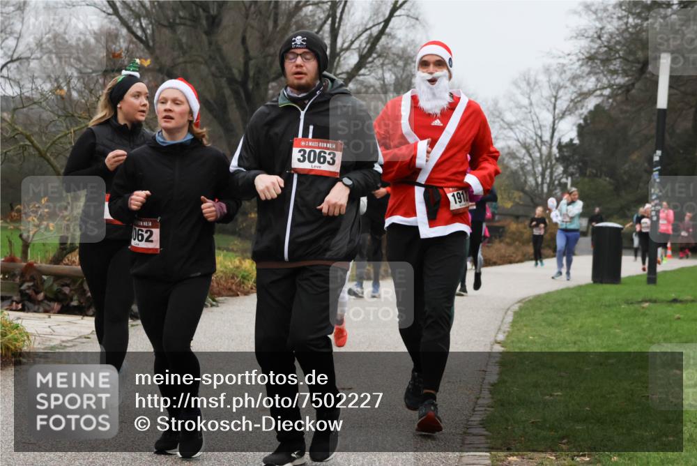 08.12.2024 - St. Pauli X-Mass-Run No. 14 Strokosch-Dieckow http://msf.ph/oto/7502227 08.12.2024 09:52:30 Laufen 14, 062, 14, 3063, 1912 meine-sportfotos.de