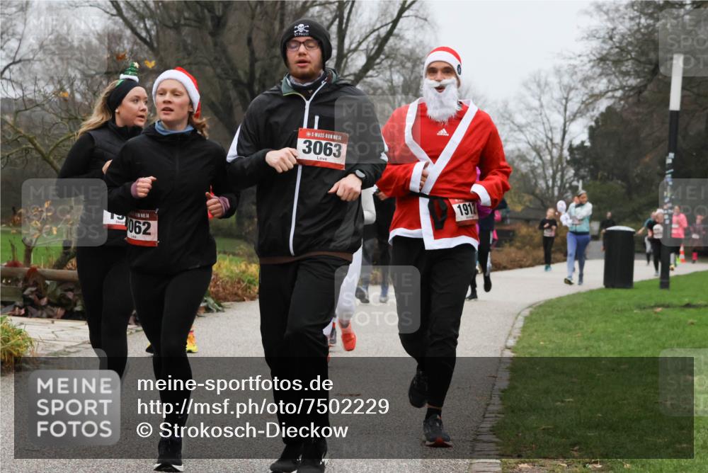 08.12.2024 - St. Pauli X-Mass-Run No. 14 Strokosch-Dieckow http://msf.ph/oto/7502229 08.12.2024 09:52:30 Laufen 14, 062, 14, 3063, 1912 meine-sportfotos.de