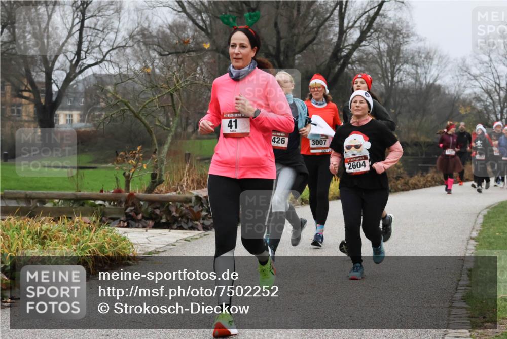 08.12.2024 - St. Pauli X-Mass-Run No. 14 Strokosch-Dieckow http://msf.ph/oto/7502252 08.12.2024 09:52:45 Laufen 14, 41, 426, 3007, 2604 meine-sportfotos.de
