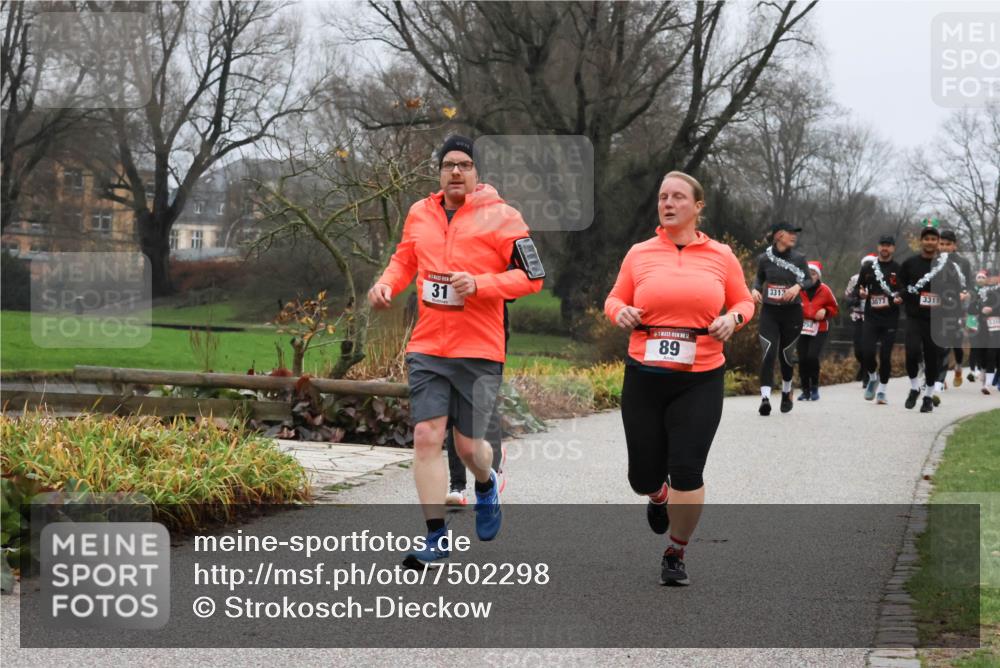 08.12.2024 - St. Pauli X-Mass-Run No. 14 Strokosch-Dieckow http://msf.ph/oto/7502298 08.12.2024 09:53:17 Laufen 31, 14, 89, 3313, 958, 3077, 3311 meine-sportfotos.de