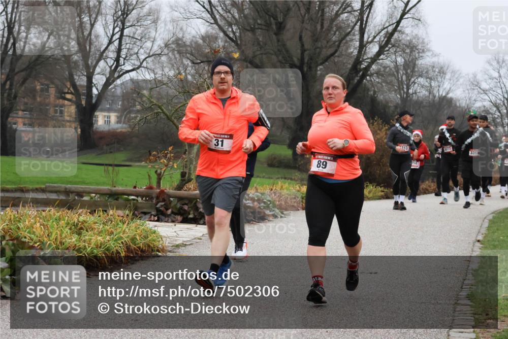 08.12.2024 - St. Pauli X-Mass-Run No. 14 Strokosch-Dieckow http://msf.ph/oto/7502306 08.12.2024 09:53:17 Laufen 14, 31, 14, 89, 313, 758, 3077, 331 meine-sportfotos.de