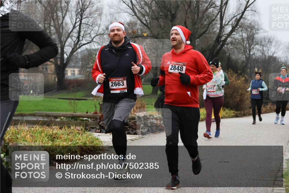08.12.2024 - St. Pauli X-Mass-Run No. 14 Strokosch-Dieckow http://msf.ph/oto/7502385 08.12.2024 09:53:37 Laufen 14, 2663, 2663, 14, 2848, 2003, 2165 meine-sportfotos.de