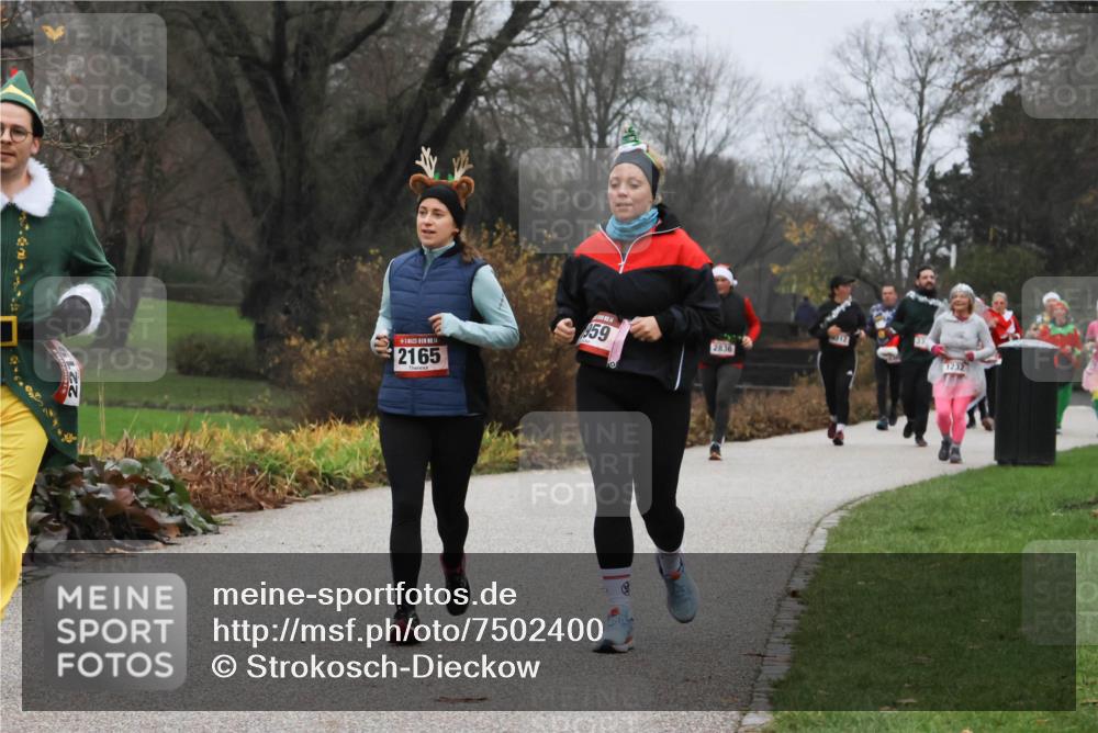 08.12.2024 - St. Pauli X-Mass-Run No. 14 Strokosch-Dieckow http://msf.ph/oto/7502400 08.12.2024 09:53:41 Laufen 1, 14, 2165, 959, 2836, 1232 meine-sportfotos.de