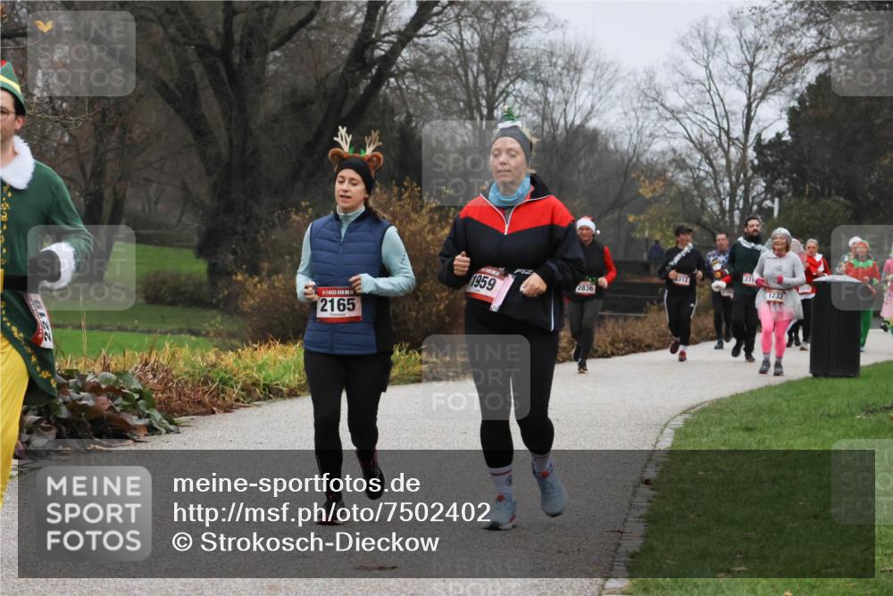 08.12.2024 - St. Pauli X-Mass-Run No. 14 Strokosch-Dieckow http://msf.ph/oto/7502402 08.12.2024 09:53:41 Laufen 4, 2165, 1959, 331, 312, 2836, 1232 meine-sportfotos.de