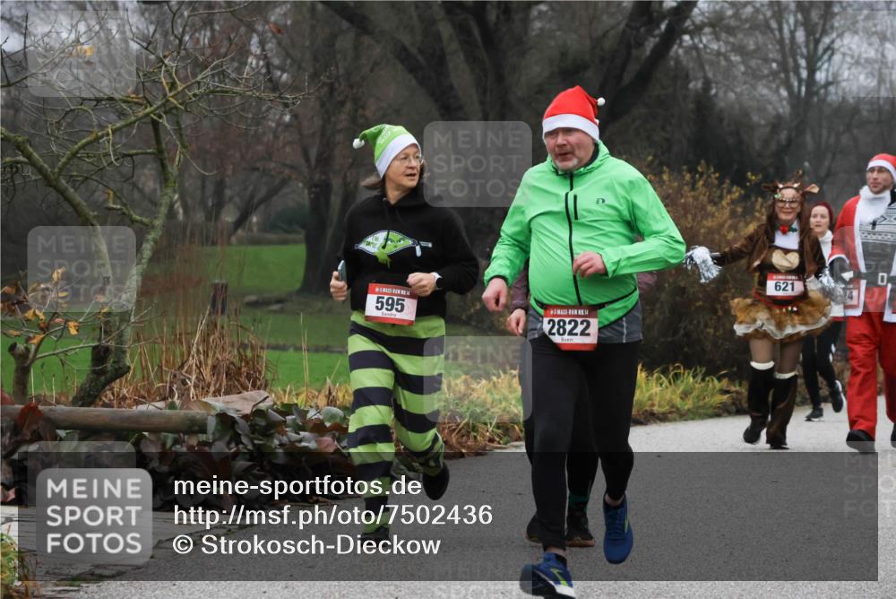 08.12.2024 - St. Pauli X-Mass-Run No. 14 Strokosch-Dieckow http://msf.ph/oto/7502436 08.12.2024 09:54:01 Laufen 14, 595, 14, 2822, 621 meine-sportfotos.de