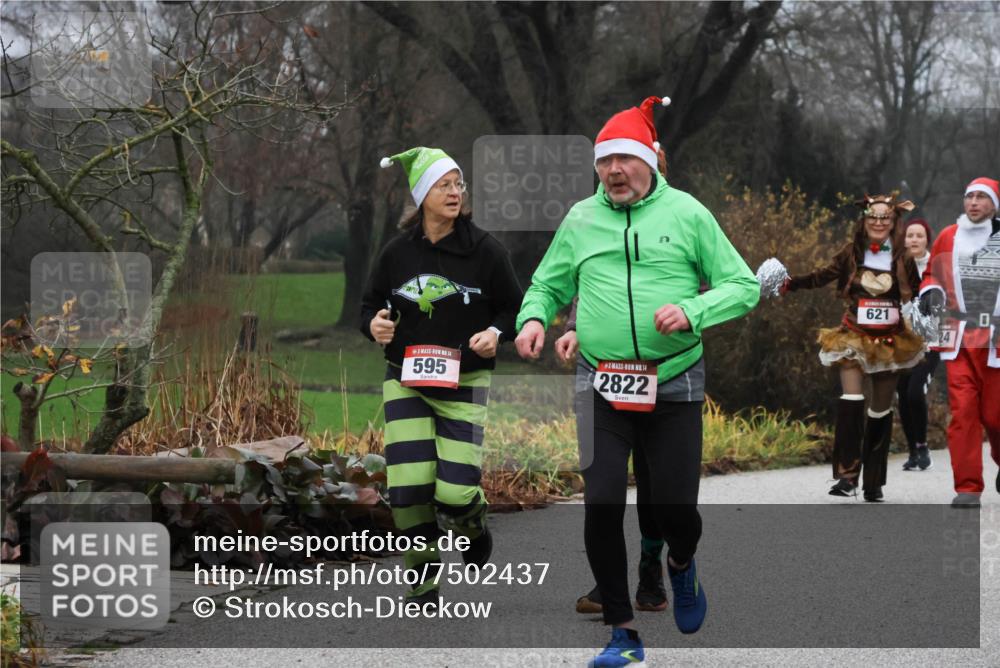 08.12.2024 - St. Pauli X-Mass-Run No. 14 Strokosch-Dieckow http://msf.ph/oto/7502437 08.12.2024 09:54:01 Laufen 595, 14, 2822, 621 meine-sportfotos.de