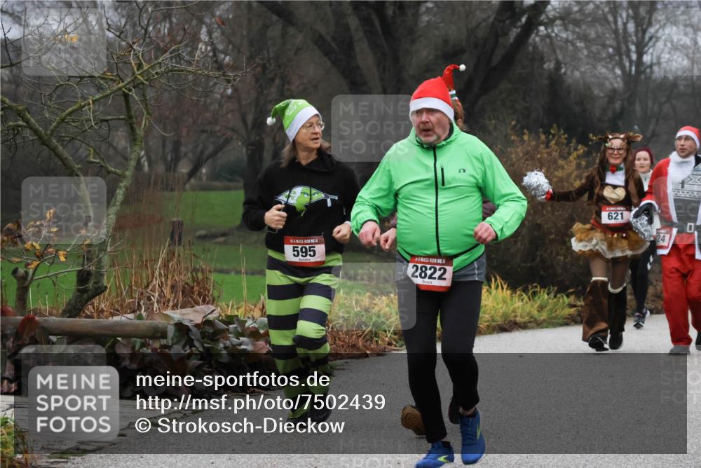 08.12.2024 - St. Pauli X-Mass-Run No. 14 Strokosch-Dieckow http://msf.ph/oto/7502439 08.12.2024 09:54:01 Laufen 14, 595, 14, 2822, 621, 24 meine-sportfotos.de