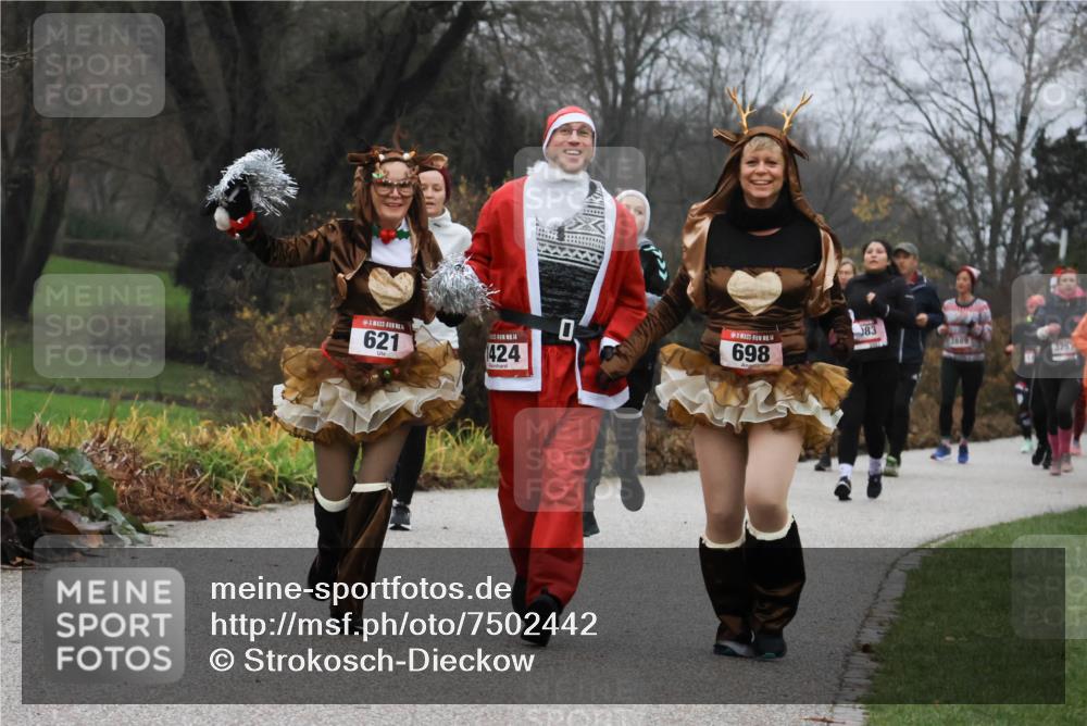 08.12.2024 - St. Pauli X-Mass-Run No. 14 Strokosch-Dieckow http://msf.ph/oto/7502442 08.12.2024 09:54:04 Laufen 621, 14, 424, 4, 698, 83, 3257 meine-sportfotos.de