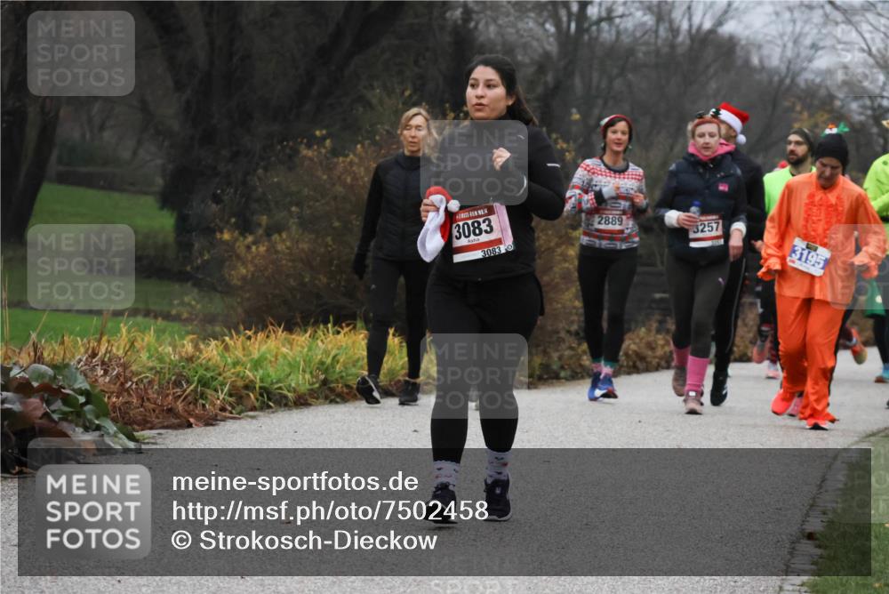 08.12.2024 - St. Pauli X-Mass-Run No. 14 Strokosch-Dieckow http://msf.ph/oto/7502458 08.12.2024 09:54:11 Laufen 14, 3083, 3083, 2889, 3257, 3195, 1720 meine-sportfotos.de