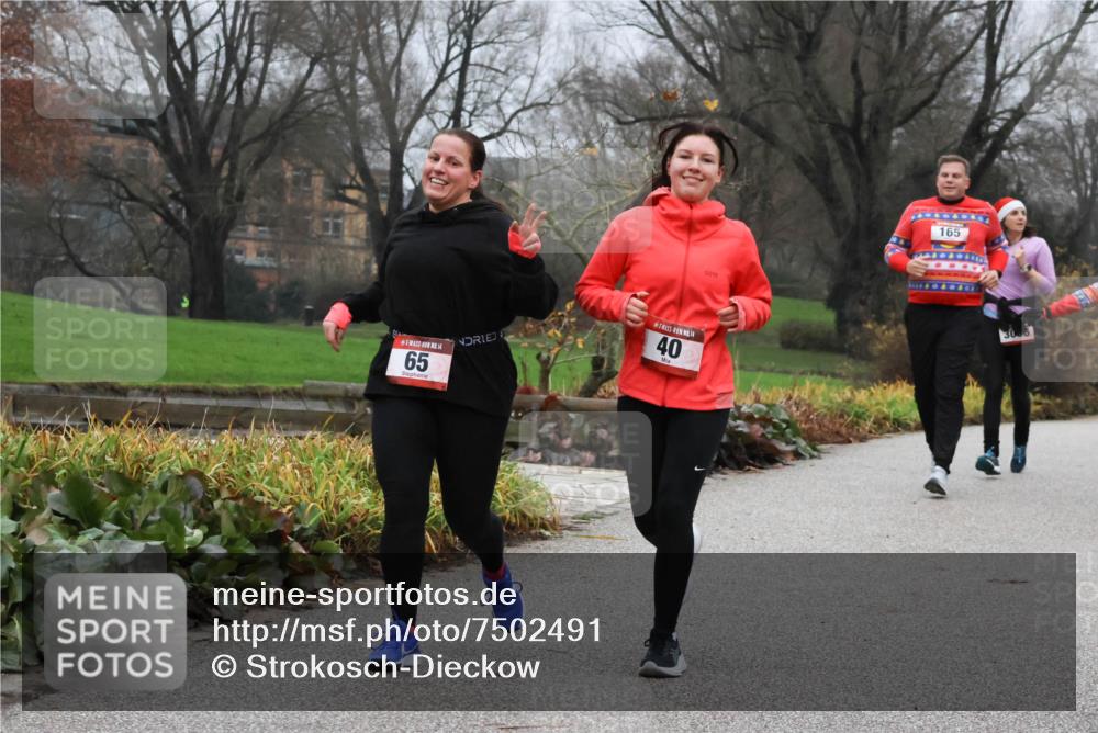 08.12.2024 - St. Pauli X-Mass-Run No. 14 Strokosch-Dieckow http://msf.ph/oto/7502491 08.12.2024 09:54:27 Laufen 14, 65, 14, 40, 165, 1040841 meine-sportfotos.de