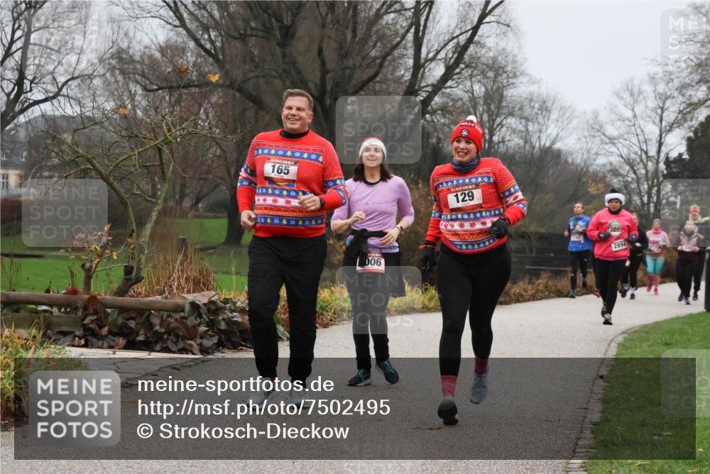 08.12.2024 - St. Pauli X-Mass-Run No. 14 Strokosch-Dieckow http://msf.ph/oto/7502495 08.12.2024 09:54:29 Laufen 165, 006, 129, 2894 meine-sportfotos.de