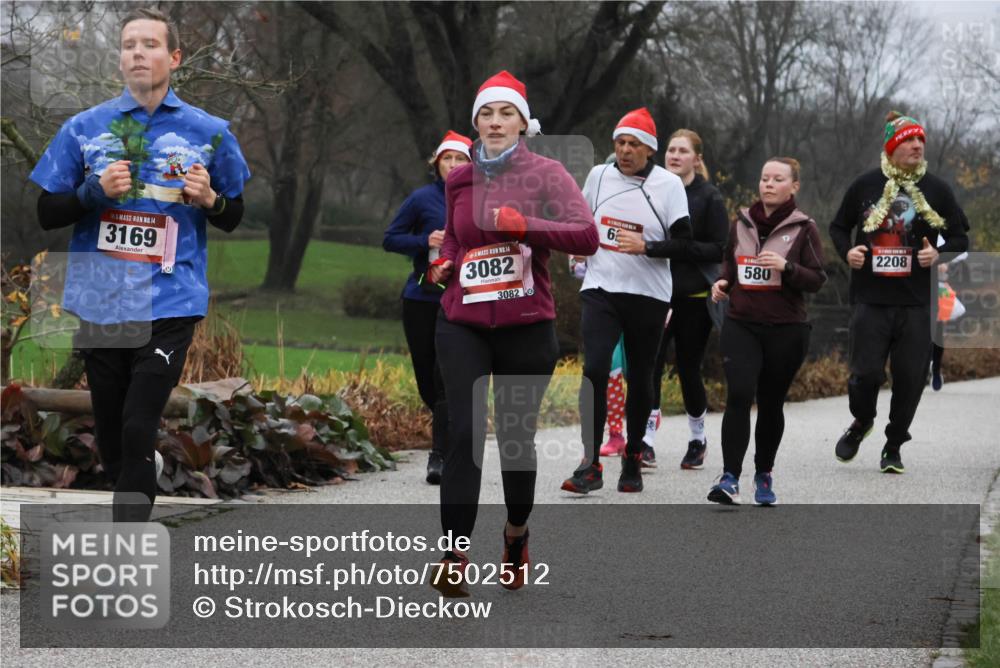 08.12.2024 - St. Pauli X-Mass-Run No. 14 Strokosch-Dieckow http://msf.ph/oto/7502512 08.12.2024 09:54:39 Laufen 14, 3169, 14, 3082, 3082, 6, 580, 17, 2208 meine-sportfotos.de