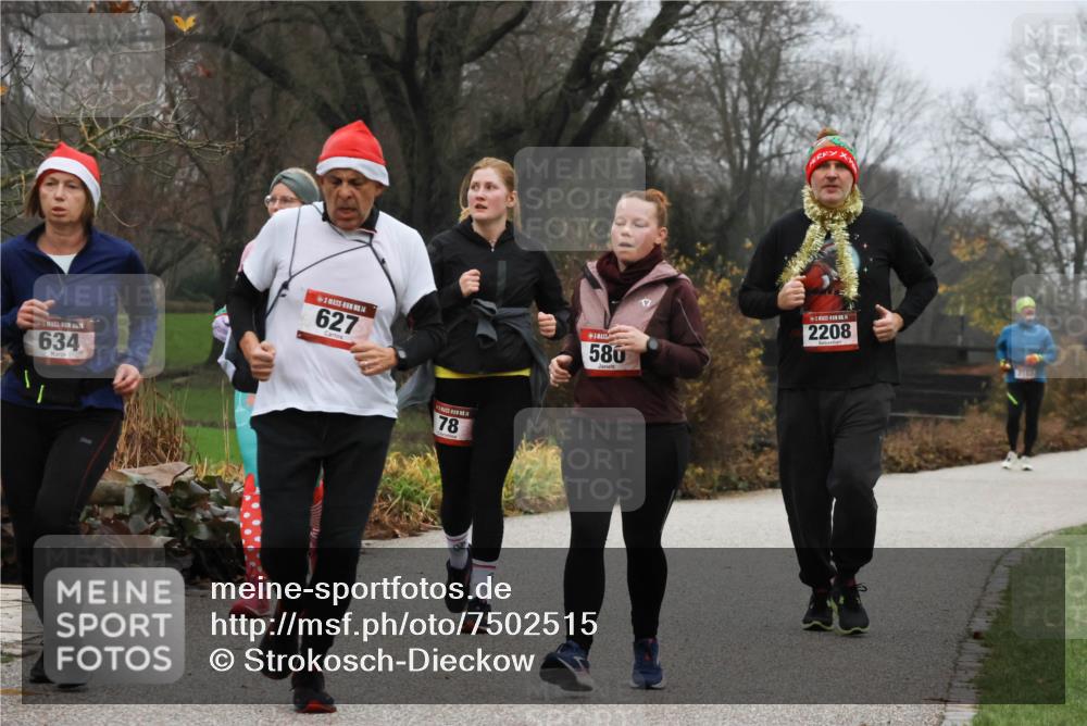 08.12.2024 - St. Pauli X-Mass-Run No. 14 Strokosch-Dieckow http://msf.ph/oto/7502515 08.12.2024 09:54:41 Laufen 634, 14, 627, 78, 580, 14, 2208, 3153 meine-sportfotos.de