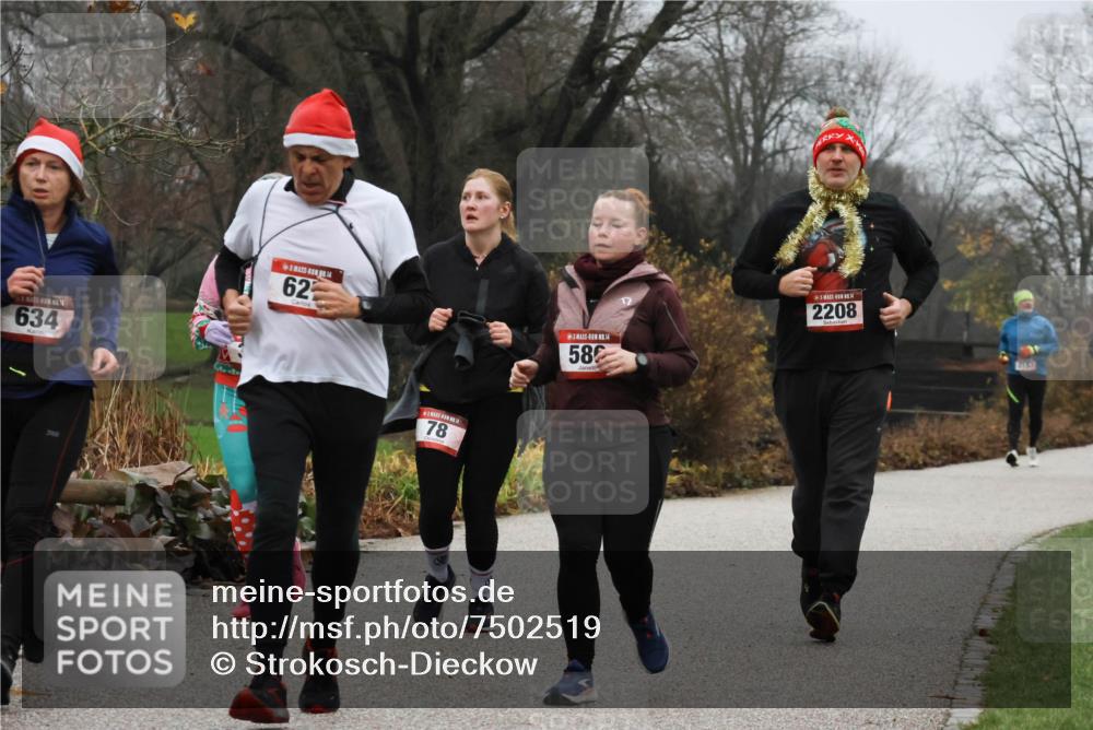 08.12.2024 - St. Pauli X-Mass-Run No. 14 Strokosch-Dieckow http://msf.ph/oto/7502519 08.12.2024 09:54:41 Laufen 1, 634, 14, 62, 4, 78, 14, 58, 2208, 3153 meine-sportfotos.de
