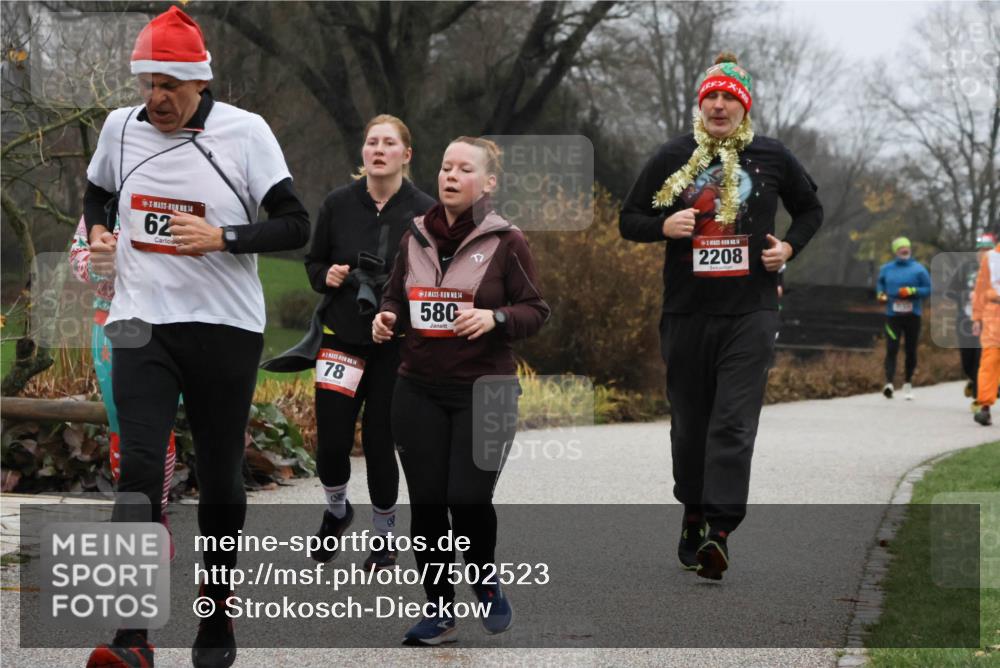 08.12.2024 - St. Pauli X-Mass-Run No. 14 Strokosch-Dieckow http://msf.ph/oto/7502523 08.12.2024 09:54:41 Laufen 14, 62, 14, 78, 14, 580, 2208 meine-sportfotos.de