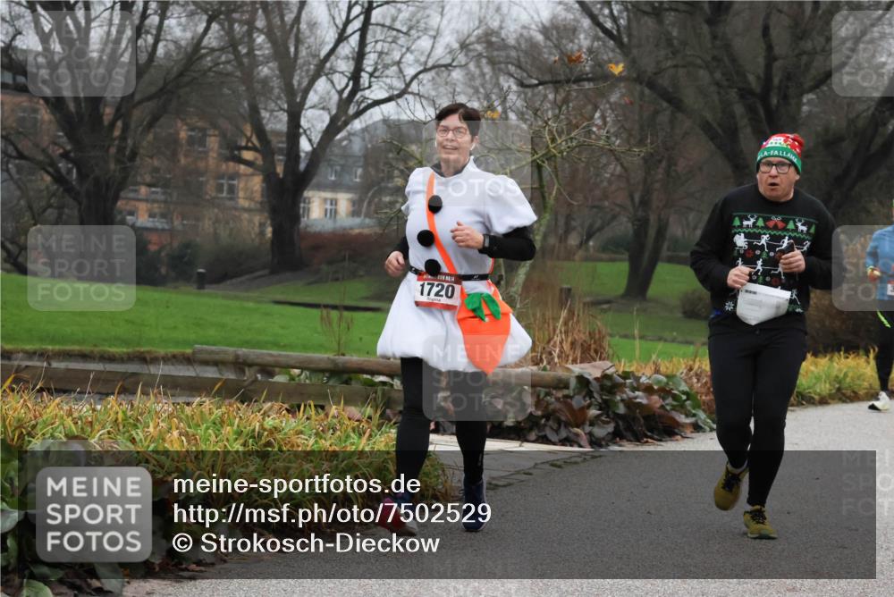 08.12.2024 - St. Pauli X-Mass-Run No. 14 Strokosch-Dieckow http://msf.ph/oto/7502529 08.12.2024 09:54:50 Laufen 1720 meine-sportfotos.de