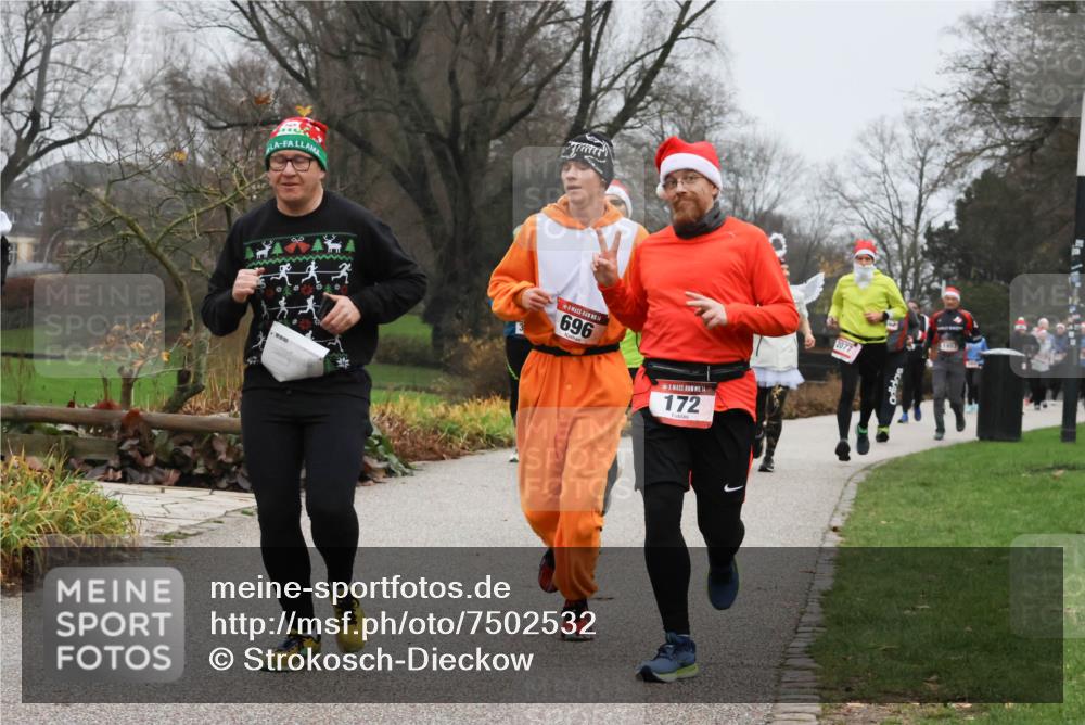 08.12.2024 - St. Pauli X-Mass-Run No. 14 Strokosch-Dieckow http://msf.ph/oto/7502532 08.12.2024 09:54:52 Laufen 14, 696, 14, 172, 2077, 1957 meine-sportfotos.de