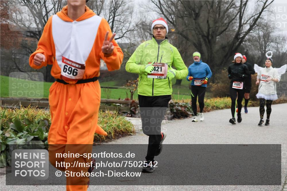 08.12.2024 - St. Pauli X-Mass-Run No. 14 Strokosch-Dieckow http://msf.ph/oto/7502542 08.12.2024 09:54:54 Laufen 14, 696, 14, 421, 1421, 31532, 2080, 2050 meine-sportfotos.de