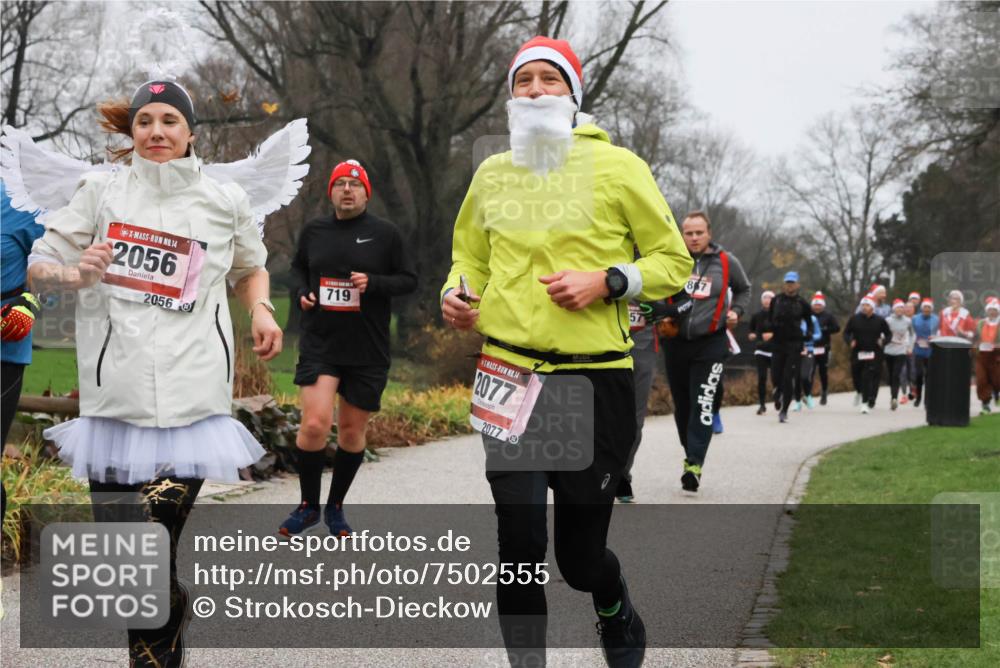 08.12.2024 - St. Pauli X-Mass-Run No. 14 Strokosch-Dieckow http://msf.ph/oto/7502555 08.12.2024 09:54:58 Laufen 14, 2056, 2056, 719, 14, 2077, 2077, 867, 57 meine-sportfotos.de