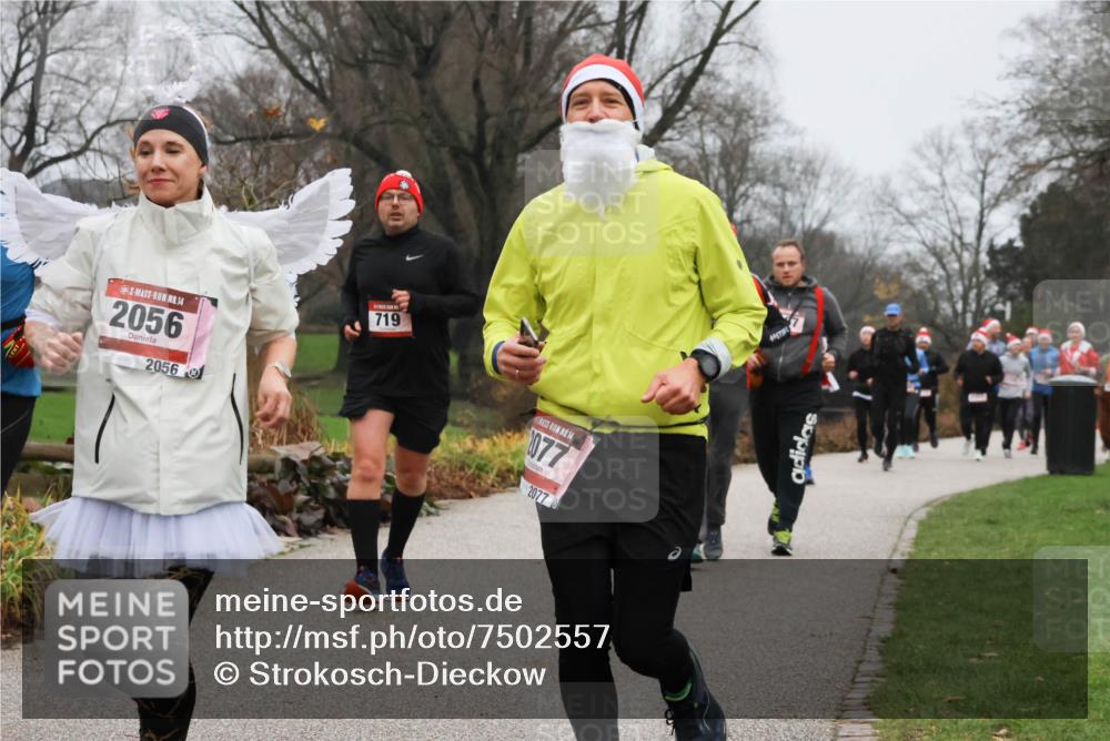 08.12.2024 - St. Pauli X-Mass-Run No. 14 Strokosch-Dieckow http://msf.ph/oto/7502557 08.12.2024 09:54:58 Laufen 14, 2056, 2056, 719, 14, 077, 2077 meine-sportfotos.de