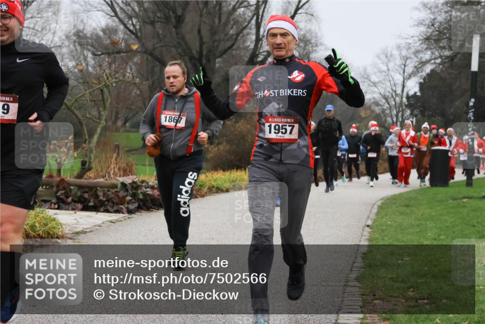 08.12.2024 - St. Pauli X-Mass-Run No. 14 Strokosch-Dieckow http://msf.ph/oto/7502566 08.12.2024 09:55:01 Laufen 14, 9, 1867, 14, 1957 meine-sportfotos.de