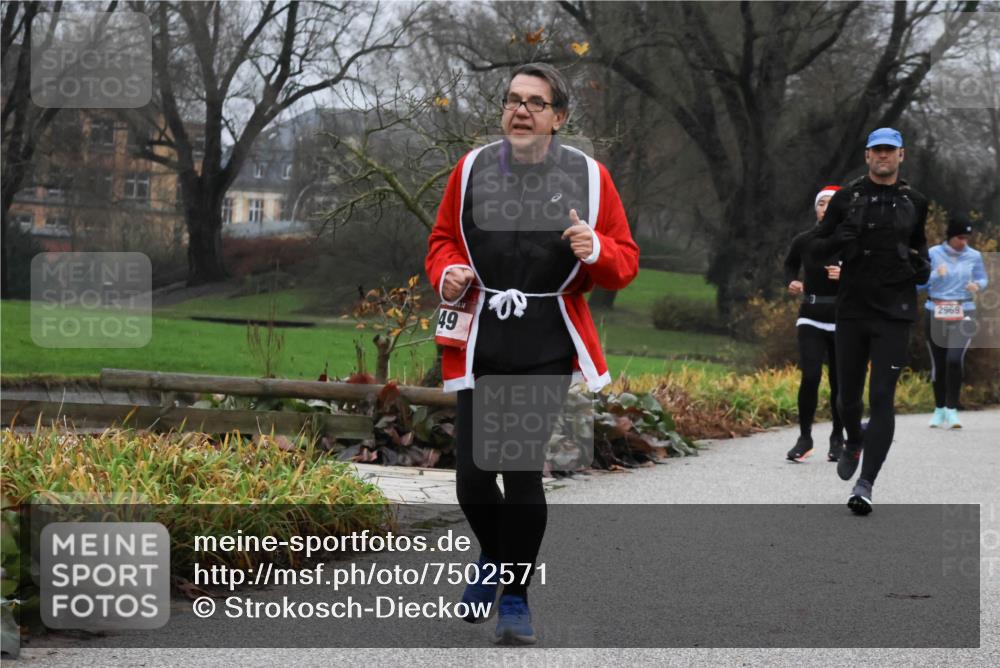 08.12.2024 - St. Pauli X-Mass-Run No. 14 Strokosch-Dieckow http://msf.ph/oto/7502571 08.12.2024 09:55:05 Laufen 49, 2969 meine-sportfotos.de